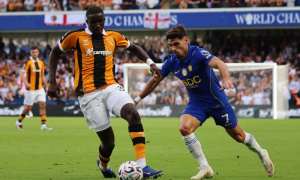 Trung vệ Hull City nhập viện sau trận đấu với Chelsea