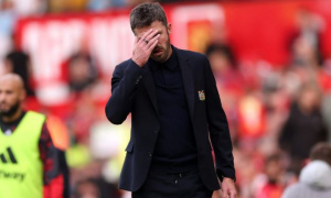 Thua 10 người Man City, Carrick hết sạch lời bào chữa