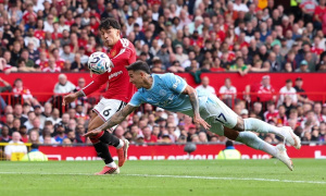 Enzo Fernandez và lằn ranh tranh cãi tại derby Manchester