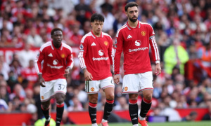 Tại sao Man Utd bế tắc trước 10 người của Man City?