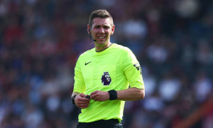 Trọng tài VAR bị gạch tên sau sai lầm nghiêm trọng ở derby Manchester