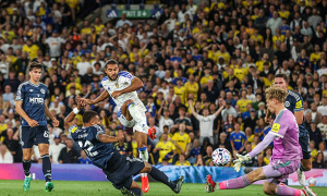 Đè bẹp Newcastle 4-1, Leeds chễm chệ ở top 3 NHA
