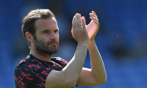 Juan Mata khoảng lặng của một nhạc trưởng số 10