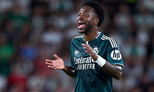 Vinicius gây thất vọng tột độ trước Elche