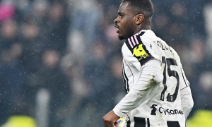 Man Utd sẽ tranh Pierre Kalulu với Liverpool vào tháng 1