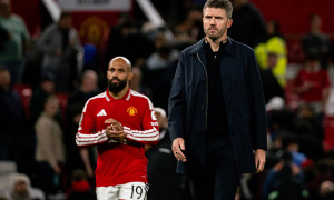 Carrick nhận lỗi sau thất bại 'không thể chấp nhận' của Man Utd