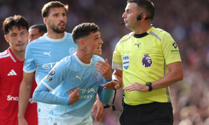 Roy Keane chỉ trích Foden vì khiêu khích fan MU