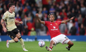 Man Utd và nghịch lý ở vị trí trung vệ