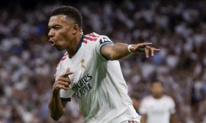 Mbappe đáp trả quan điểm ghi bàn nhưng thiếu danh hiệu tập thể