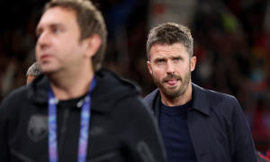 Michael Carrick bình thản trước áp lực sa thải tại Man United