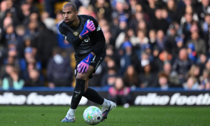 Fabregas hết lời khen Robert Sanchez sau khi gia nhập Como