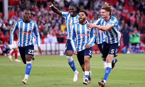 Hút chết nhờ VAR, Coventry bất ngờ quật ngã Nottingham Forest