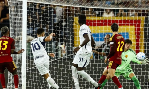 Manu Kone - Lautaro Martinez bùng nổ, Inter hòa kịch tính Roma
