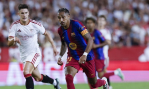 HLV Sevilla ngạc nhiên khi Raphinha hụt đề cử Quả bóng Vàng