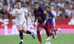 Raphinha ghi 12 bàn sau 7 trận để vượt kỷ lục của Messi