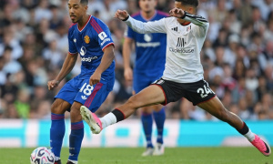 Saha chê MU thi đấu không thể chấp nhận trước Fulham