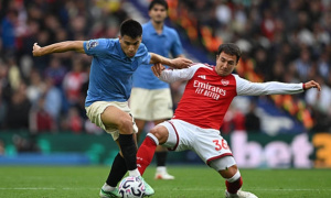 Cú sốc Arsenal và hồi chuông báo động cho Chelsea