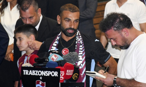 Phóng siêu xe 400.000 bảng, Mohamed Salah bị cấm lái xe