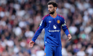 Bruno Fernandes phá vỡ hệ thống phòng ngự của Man Utd