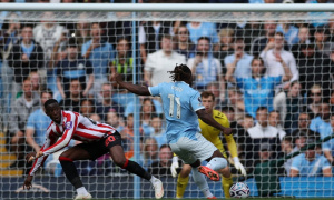 CĐV Man City phát cuồng với màn tái xuất của Jeremy Doku