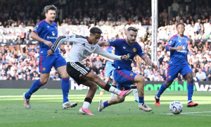 Liverpool có thể dùng Josh King để giải bài toán Florian Wirtz