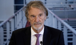 Lineker chê Ratcliffe điều hành MU tệ hơn cả nhà Glazer