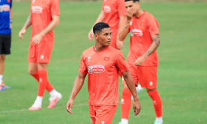 Tân binh Việt kiều Adou Minh: 'Hồi hộp nhưng tự hào khi lần đầu khoác áo Việt Nam'