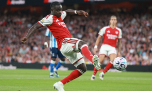 CĐV Arsenal đòi loại bỏ Saka