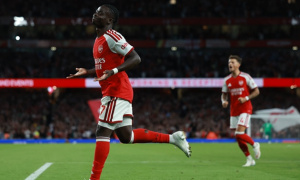 Bukayo Saka sa sút hay dư luận quá khắt khe?