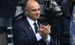 Daniel Levy nhận 27 triệu bảng sau khi bị Tottenham sa thải