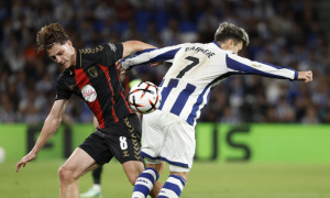 Bỏ Camara, Chelsea chốt hai mục tiêu tiền vệ cho tháng Giêng