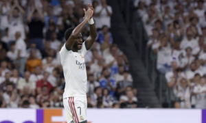 'Cú lừa' vụ Mourinho mất kiên nhẫn với Vinicius