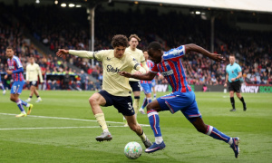 Tyrick Mitchell - Món hời hoàn hảo giải cứu cánh trái Man Utd