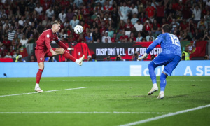 Craig Bellamy ngả mũ trước đẳng cấp của Ronaldo