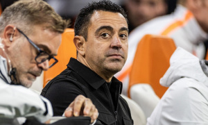 Xavi ca ngợi Ruben van Bommel là đẳng cấp thế giới