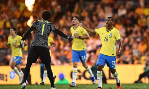 Rayan ghi bàn phút cuối, Brazil hú vía cầm hòa Australia