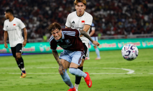 Cú trượt dài của Garnacho tại Aston Villa