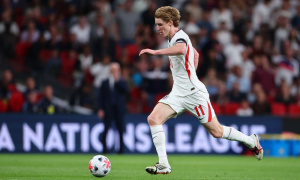 Bị thay ra sớm, Gordon vẫn lên tiếng bênh vực Tuchel
