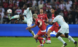 MU trả giá đắt vì chọn Andrey Santos thay vì Manu Kone