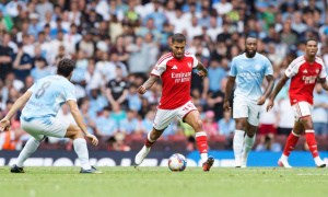 Bruno Guimaraes bị cảnh báo về suất đá chính tại Arsenal