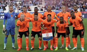 Chấm điểm Hà Lan: Meerdink tỏa sáng, Xavi có chiến thắng đầu tiên