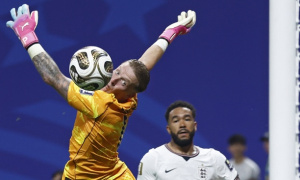 Jordan Pickford mất vị thế độc tôn nơi khung gỗ tuyển Anh