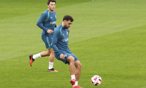 Sợ vết xe đổ Luke Shaw, fan MU đòi gọi Bruno Fernandes về Carrington