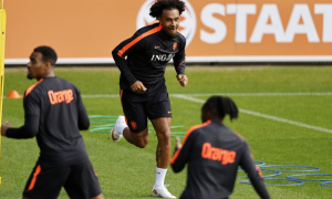 Van Nistelrooy bị nghi ngờ 'nhúng tay' giúp Zirkzee lên tuyển Hà Lan
