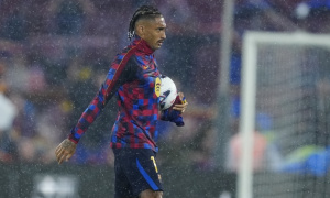 Raphinha chia tay tuyển Brazil để trở lại Barcelona