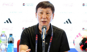 Vì sao HLV Kim Sang-sik đổi kế hoạch dùng Khoa Ngô phút chót?