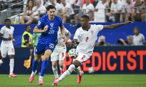 Arsenal tranh mua Igor Matanovic với MU