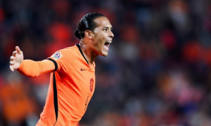 Van Dijk rơi nước mắt trong ngày chạm mốc 100 trận cho Hà Lan