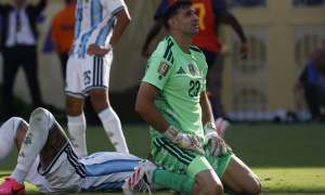 Emiliano Martinez tiết lộ lý do chia tay Aston Villa để gia nhập Chelsea