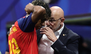 HLV Fuente nuốt lời vụ Yamal khiến Barca thêm bất an
